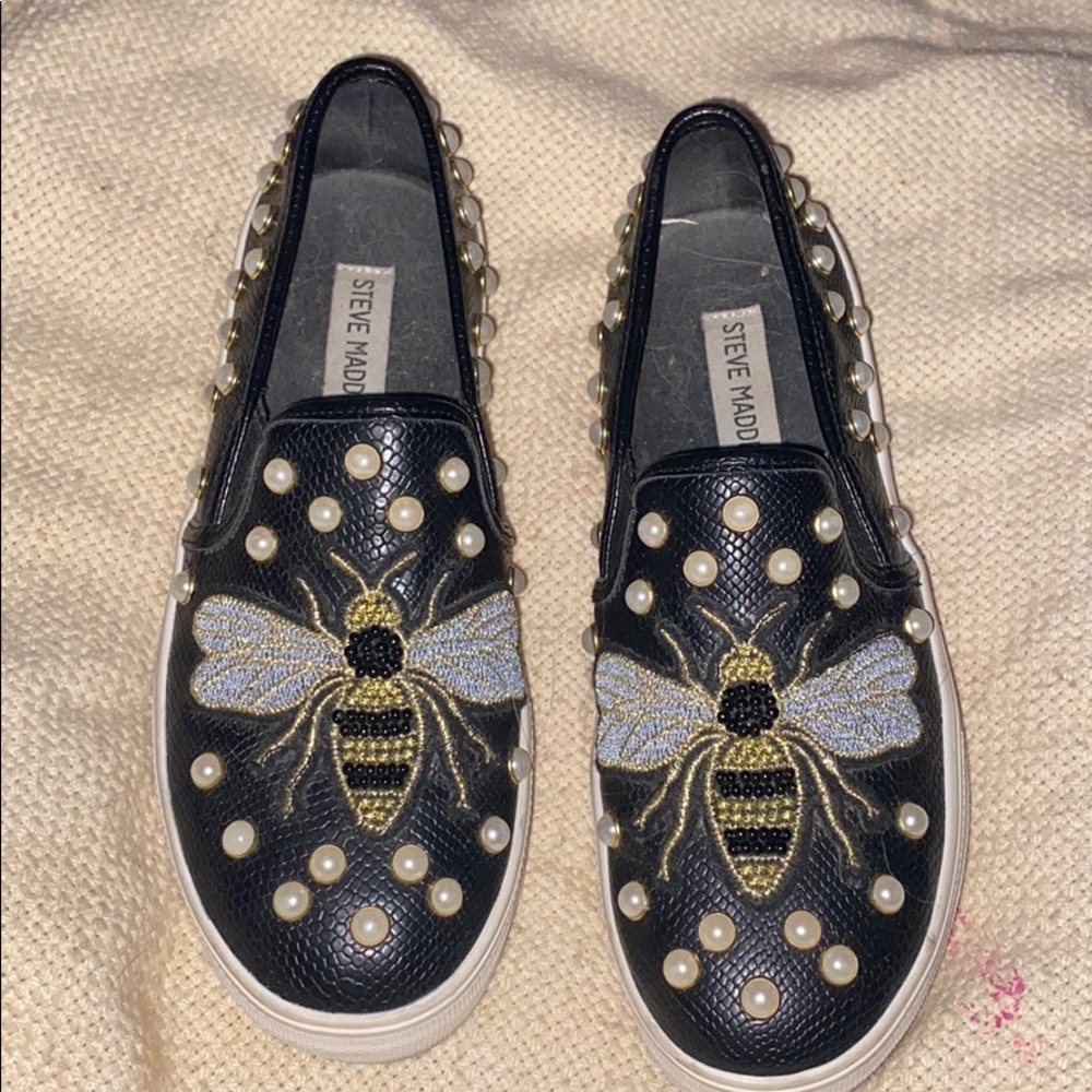 Steve Madden pearl detailed Bee slip on shoes.